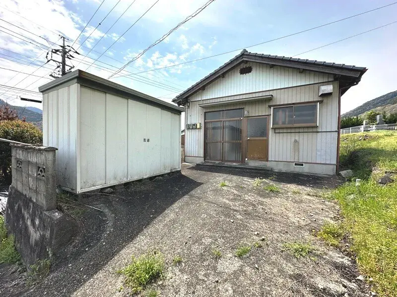 2DK Property Higashimiyoshi-cho Tokushima Prefecture (1)