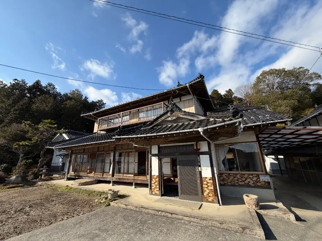 7DK Property Mihara City Hiroshima Prefecture (1)