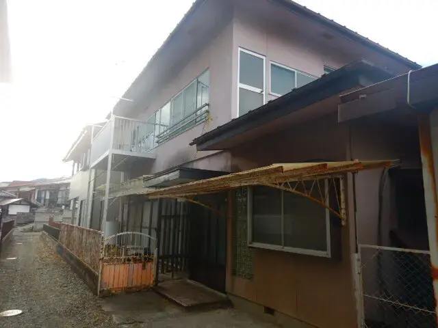 Akiya in Okaya