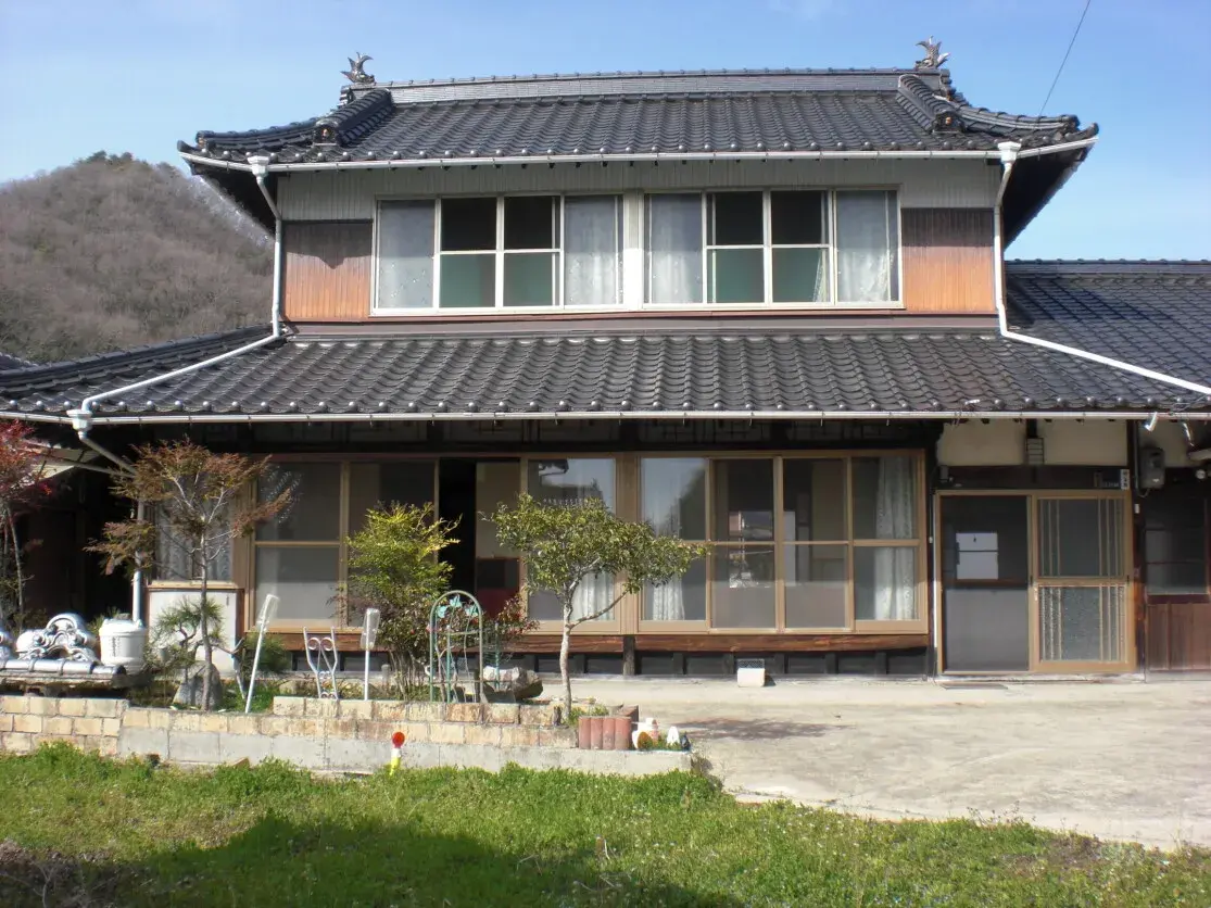 6DK Mihara City Hiroshima Prefecture (1)