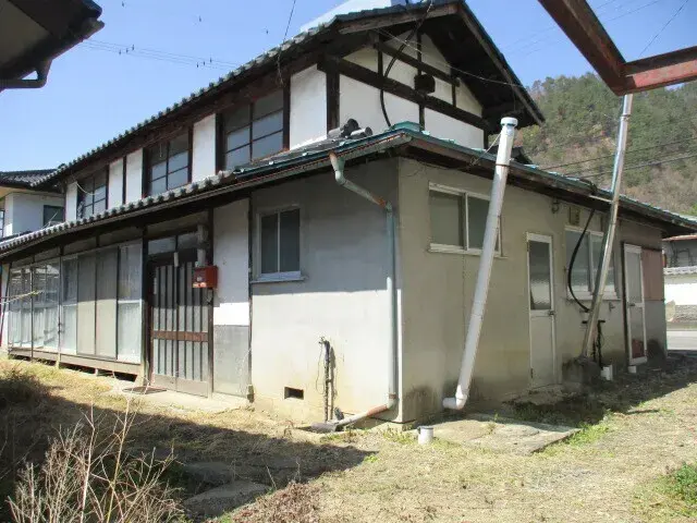 Akiya in Chikuma