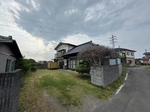 Akiya in Naka