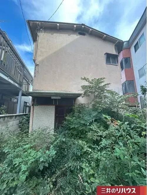 Akiya in Niiza