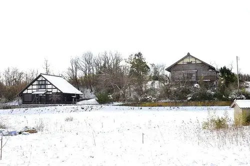 Akiya in Tainai