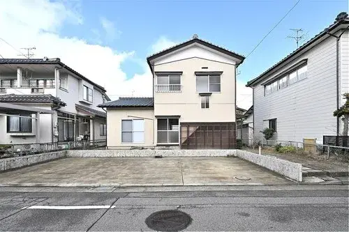Akiya in 新潟市