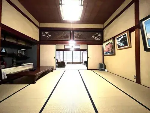 Akiya in Murakami