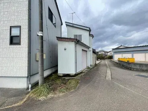 Akiya in Oyabe