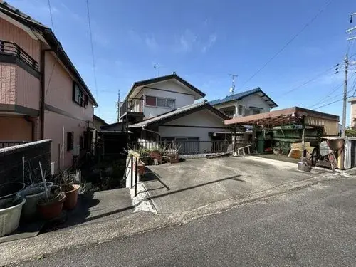 Akiya in Obu