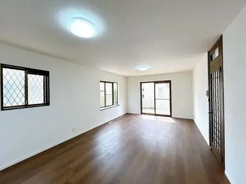 LDK 18 Tatami Mat 2-Story Property Toyota City Aichi Prefecture (2)