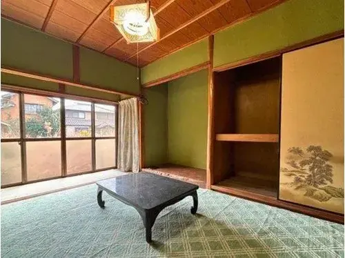 Akiya in Kuwana
