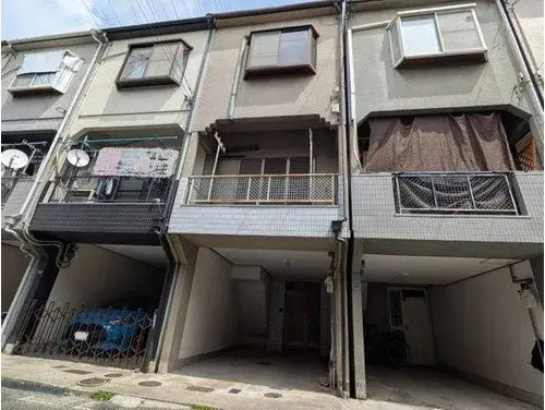 Akiya in Shijonawate