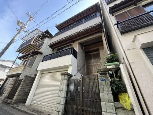 Akiya in Osaka