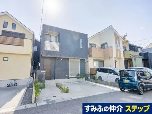 Akiya in Izumi