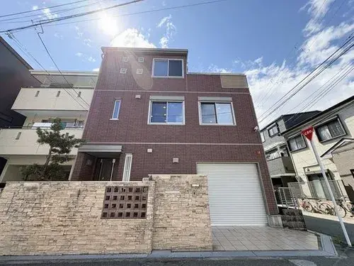 Akiya in Osaka