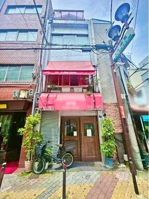 Akiya in Chuo Ward