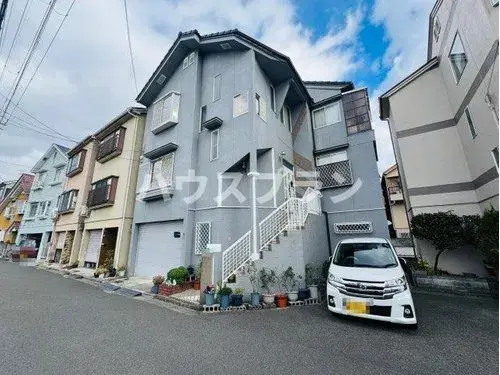 Akiya in Kadoma