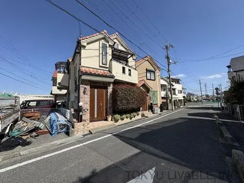 Akiya in Itami