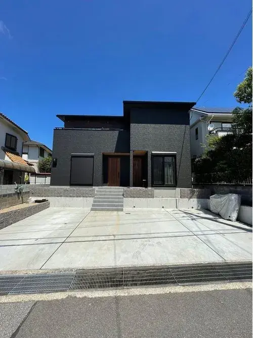 Akiya in Kobe
