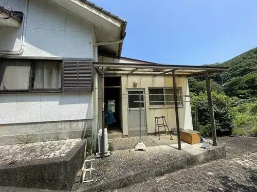 Slide 4