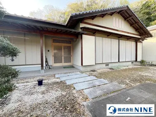 Akiya in Akaiwa
