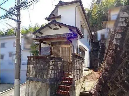 Akiya in Fuchu Town