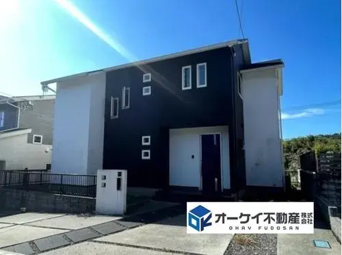 Akiya in Hikari