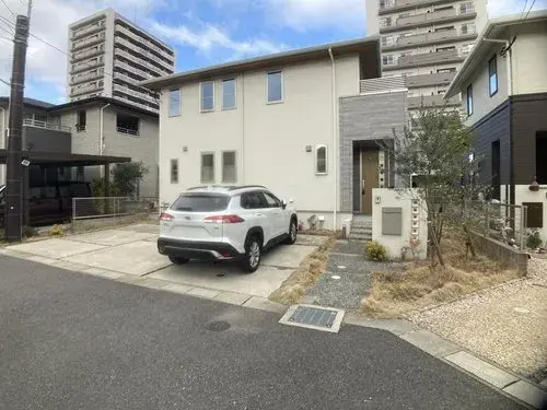 Akiya in 福岡市