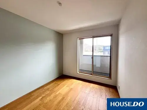 2-Story House with All Room Storage Fukuoka City, Fukuoka Prefecture (6)
