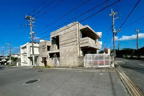 Akiya in 冲绳市