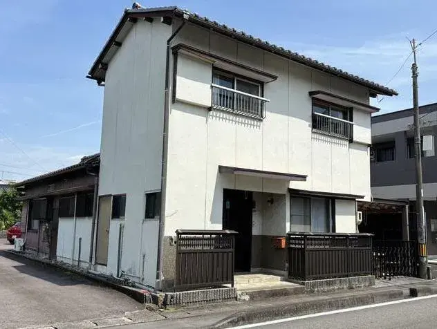 Akiya in Seki