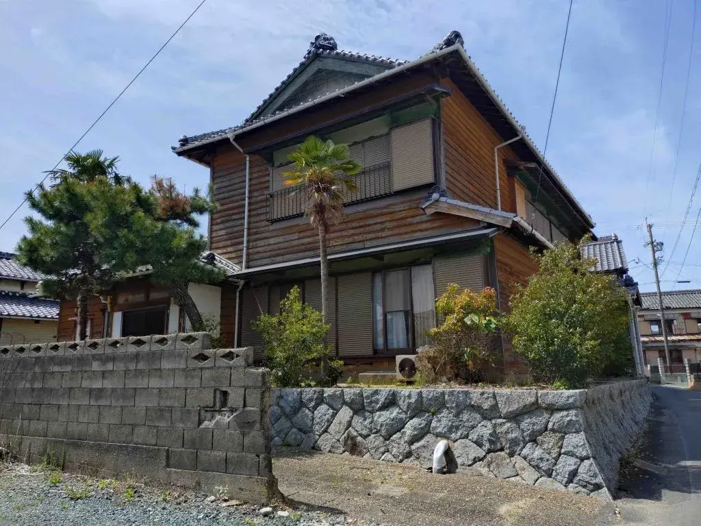 Akiya in Tahara