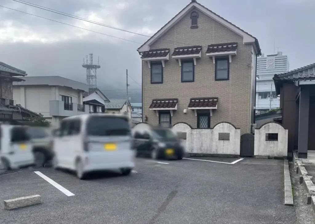 Akiya in Seiyo