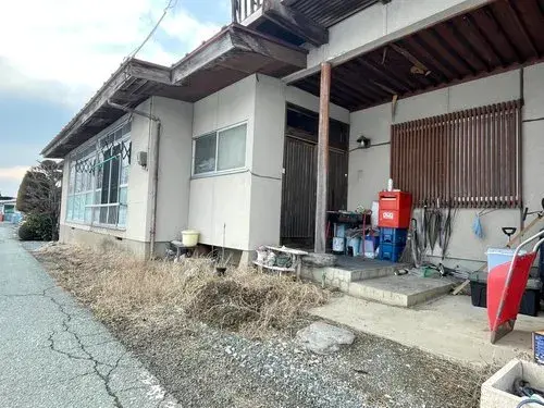Akiya in Tendō