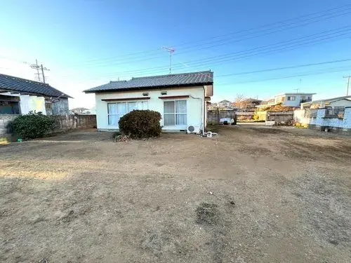 Akiya in Kuki