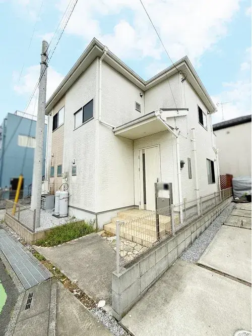 Akiya in Misato