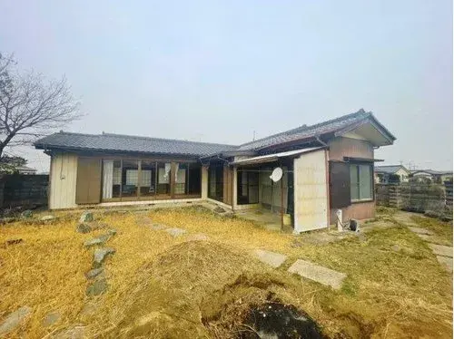 Akiya in Kuki
