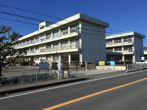3-Story House with Ample Storage Kanagawamihara City Kanagawa Prefecture (14)
