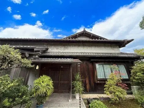 Akiya in Tsu