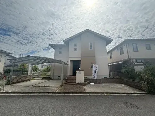 Akiya in Kuwana
