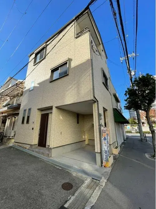 Akiya in Osaka