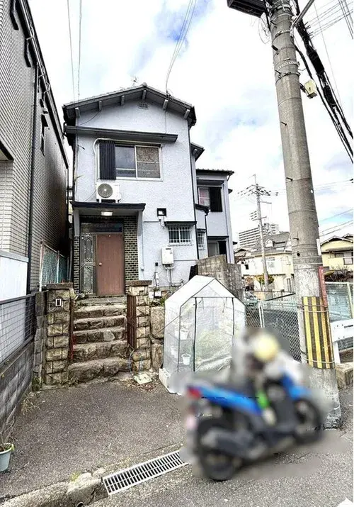 Akiya in Hirakata