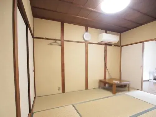 Akiya in Takaishi