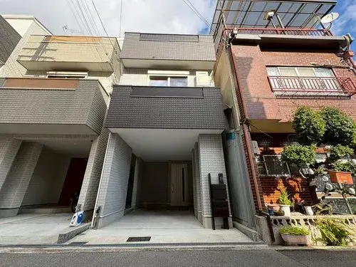 Akiya in Osaka