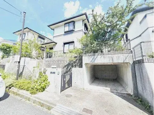 Akiya in Kobe