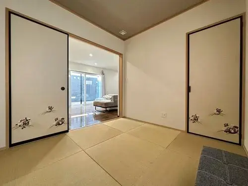 Spacious LDK Two-Story Property Fukuyama City Hiroshima Prefecture (6)
