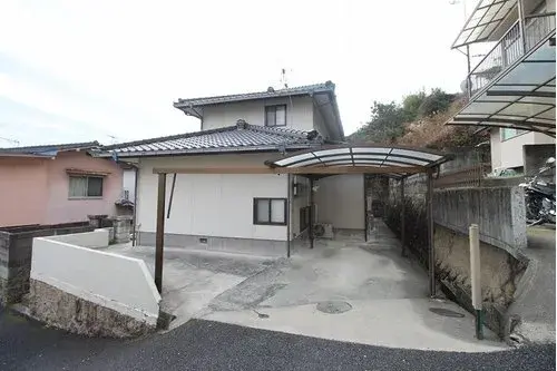 Akiya in Otake