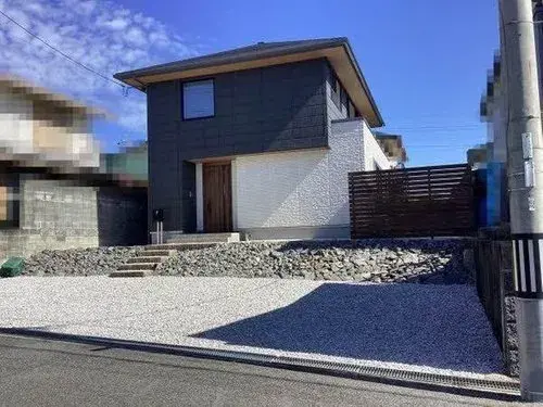 Akiya in Hikari