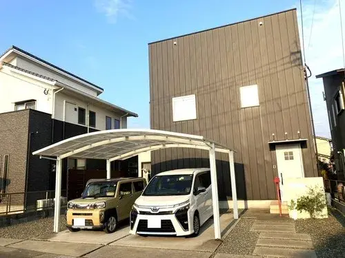Akiya in Aira