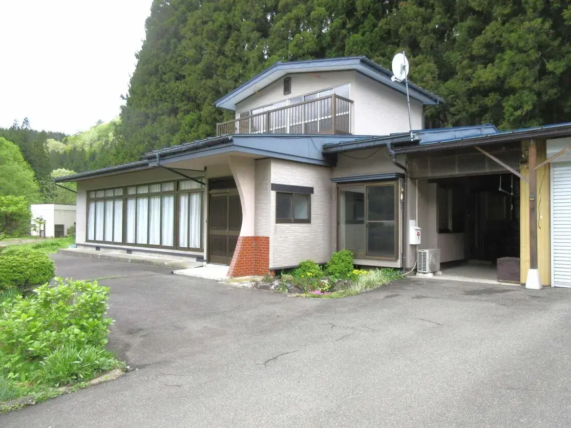 Iwate Prefecture Hanamaki City 8DK Property (2)