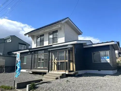 Akiya in Muroran